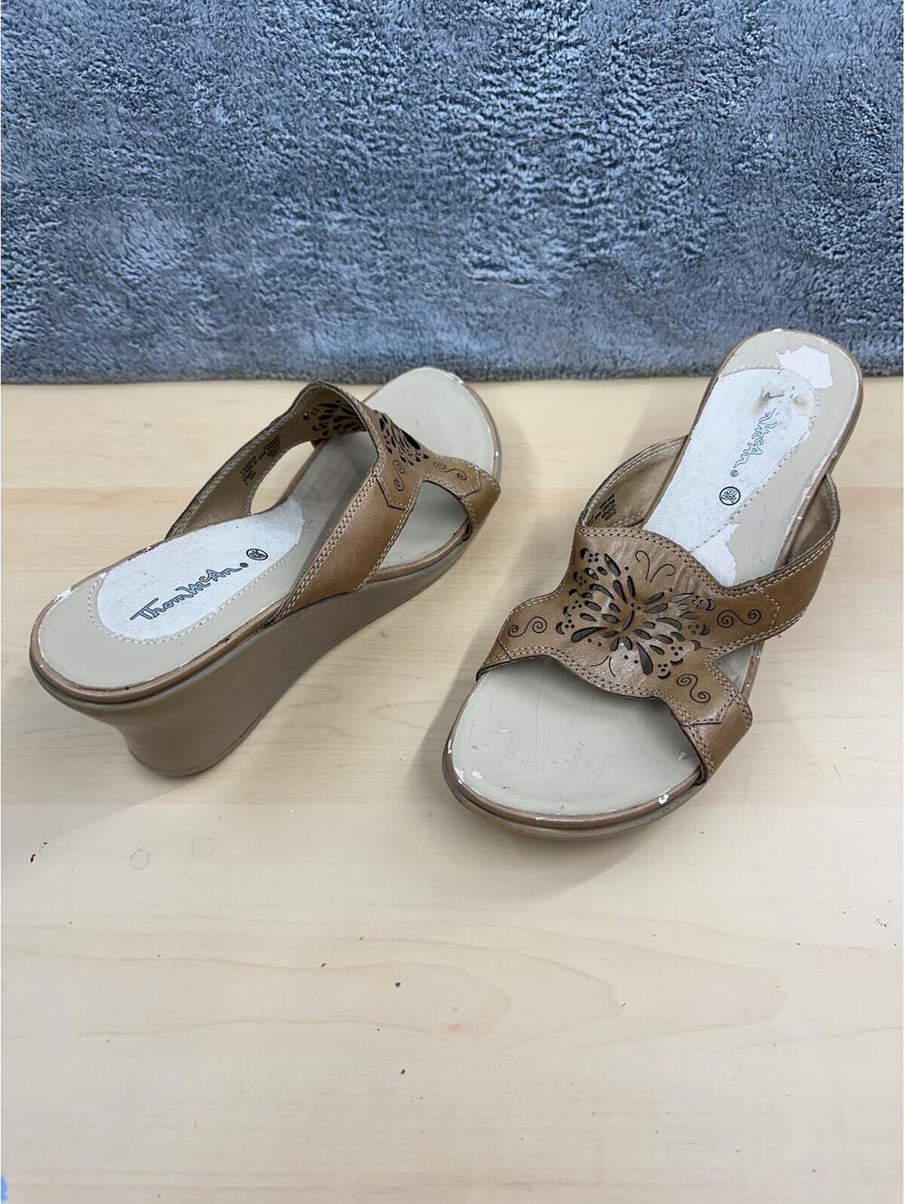 Thom McAn Tan Wedge Sandals with Floral Cutout Design Casual Feminine Boho